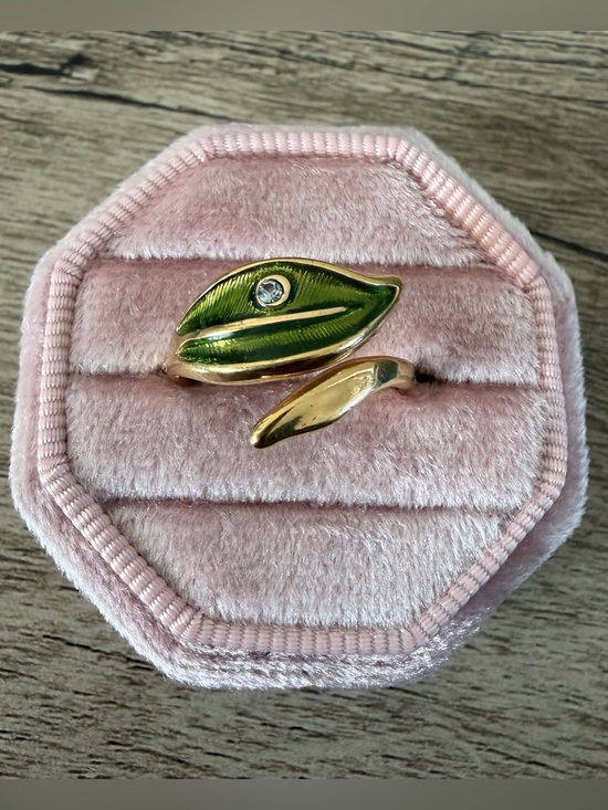 Avon Jewelry - Vintage Avon Leaf Glow Ring Rhinestone Dewdrop Green Enamel Bypass Size 6.5